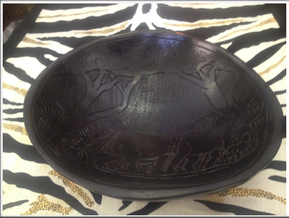 Ebony Hand Crafted Bowl
W20cm
$65 SOLD Ebony Hand Crafted Bowl
W20cm
$65 SOLD